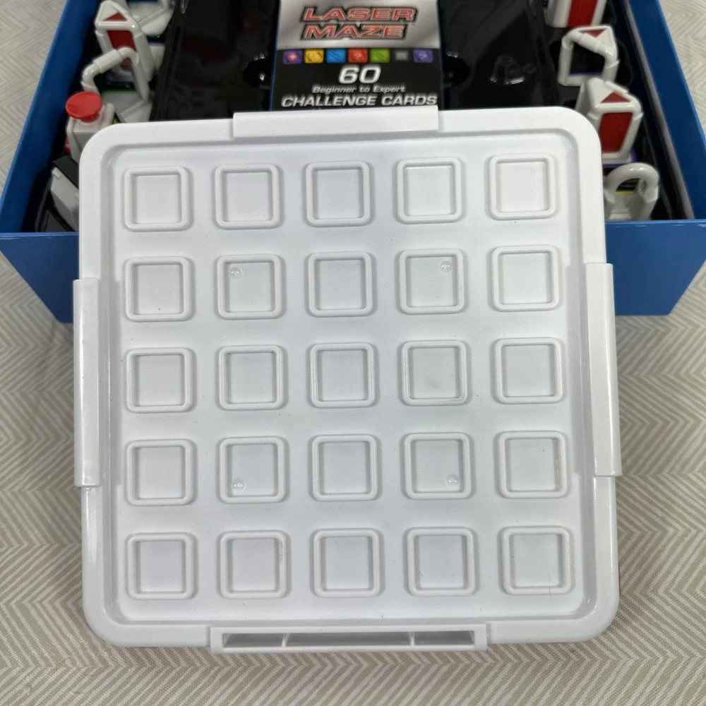 ThinkFun Laser Maze STEM Toy Set Brain-Boosting Game Ages‎ 8+ Logic Homeschool